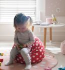 Ökodeko cseppkaland - puha babzsákfotel gyerekeknek, piros pöttyös gyerekmintákkal