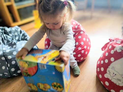 Ökodeko cseppkaland - puha babzsákfotel gyerekeknek, szürke pöttyös gyerekmintákkal