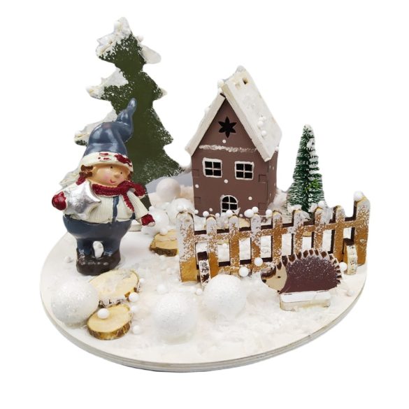 Téli táj, Karácsonyi asztali dekoráció barna házikóval, kerámia figurával